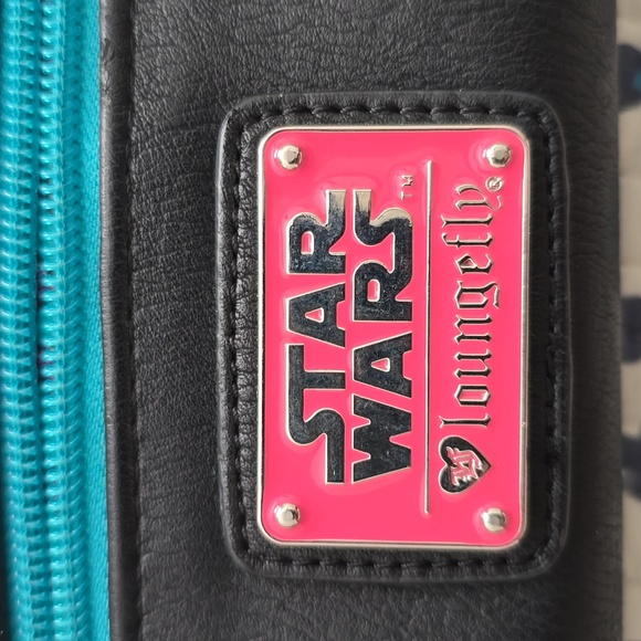 R2D2 Loungefly Wallet - Picture 10 of 10